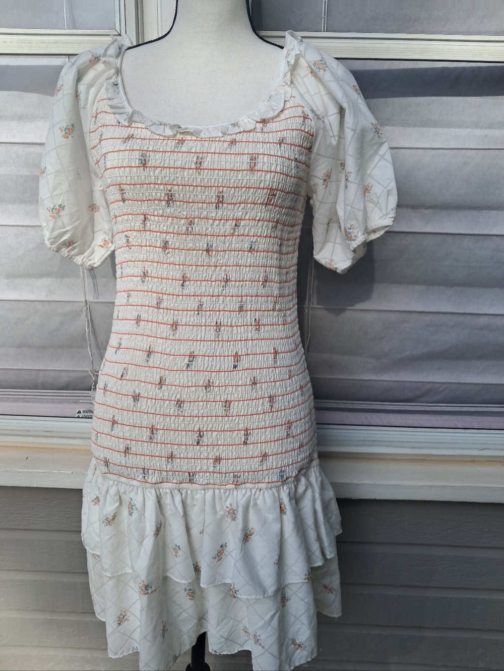 NWT Sweet en Frome LG  Floral Short Puff Sleeve Smocked Bodice Tiered Ruffle